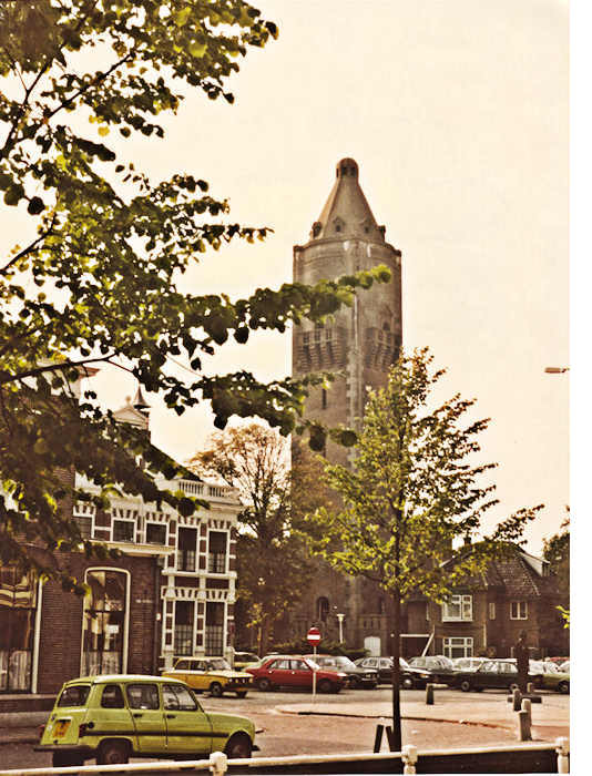 Watertoren aan het Gemeenteplein 1980